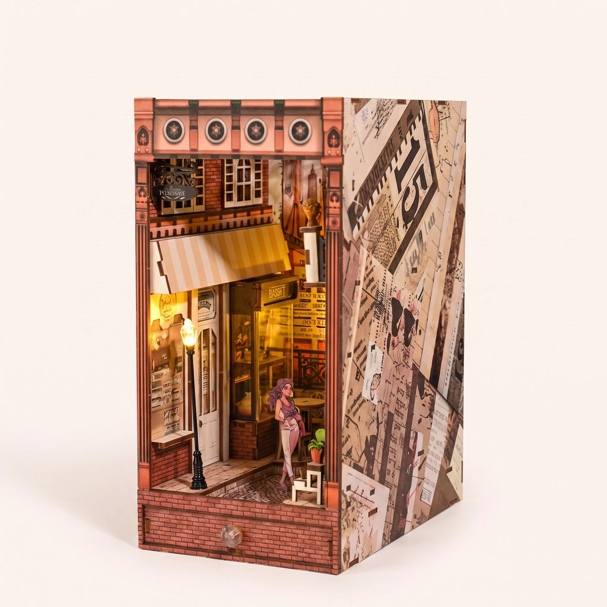 Book nook — La Ruelle au Couchant