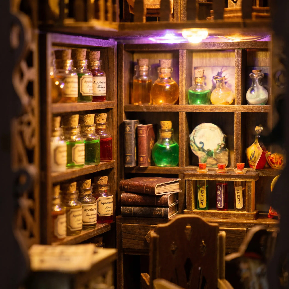 Book nook — L'Officine aux Potions