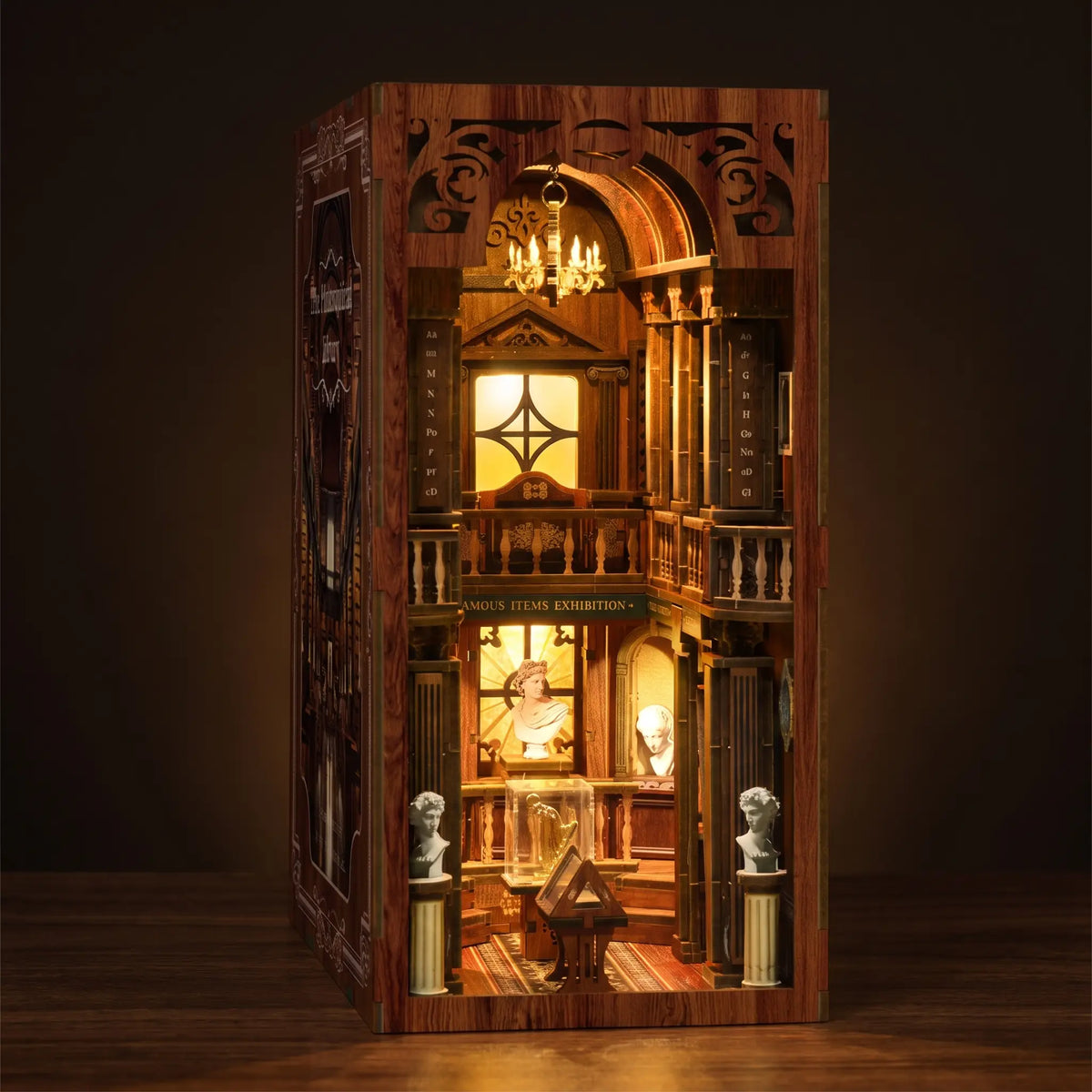 Book nook — La Galerie des Merveilles