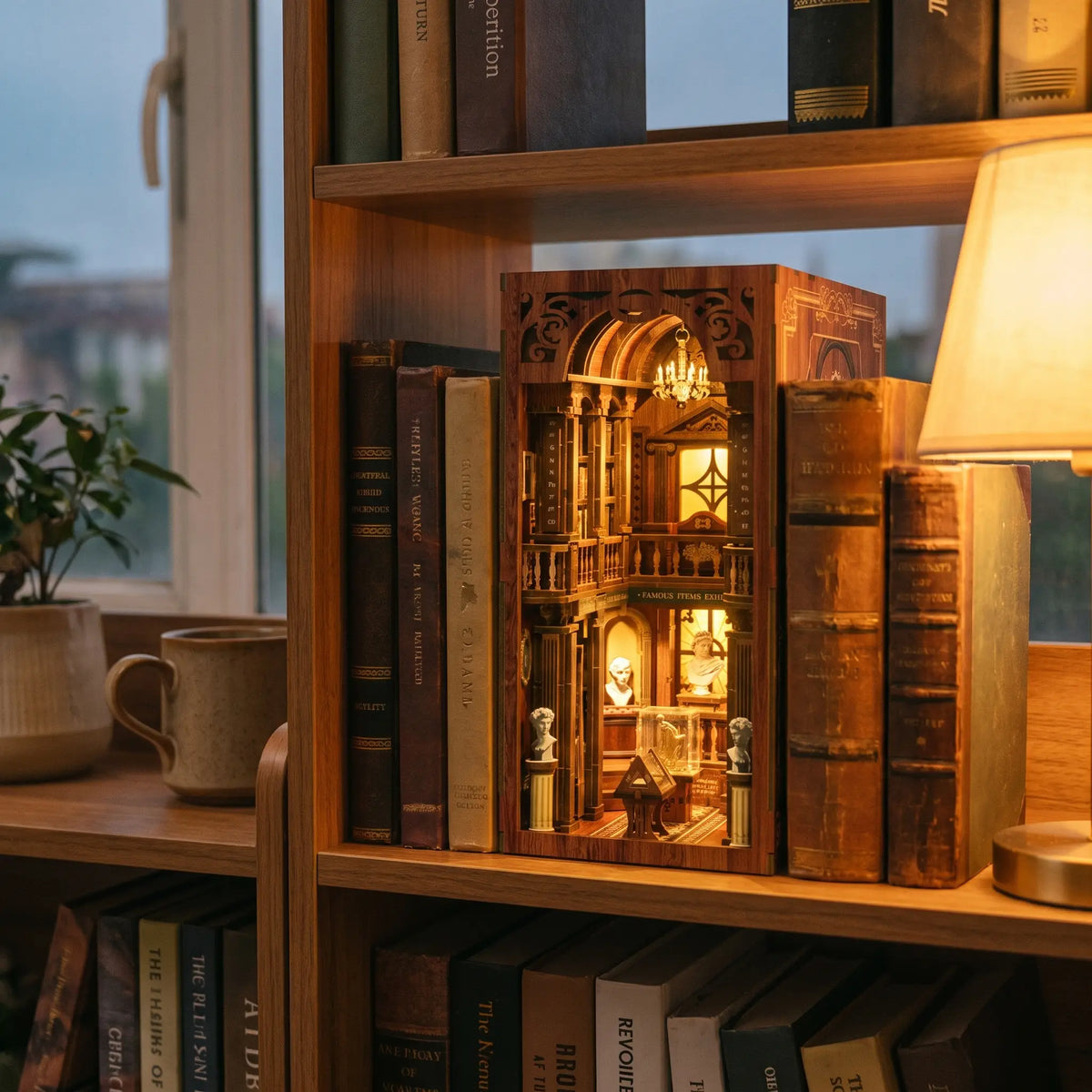 Book nook — La Galerie des Merveilles