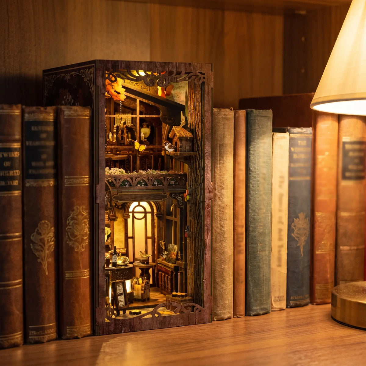 Book nook — Le Café des Lecteurs