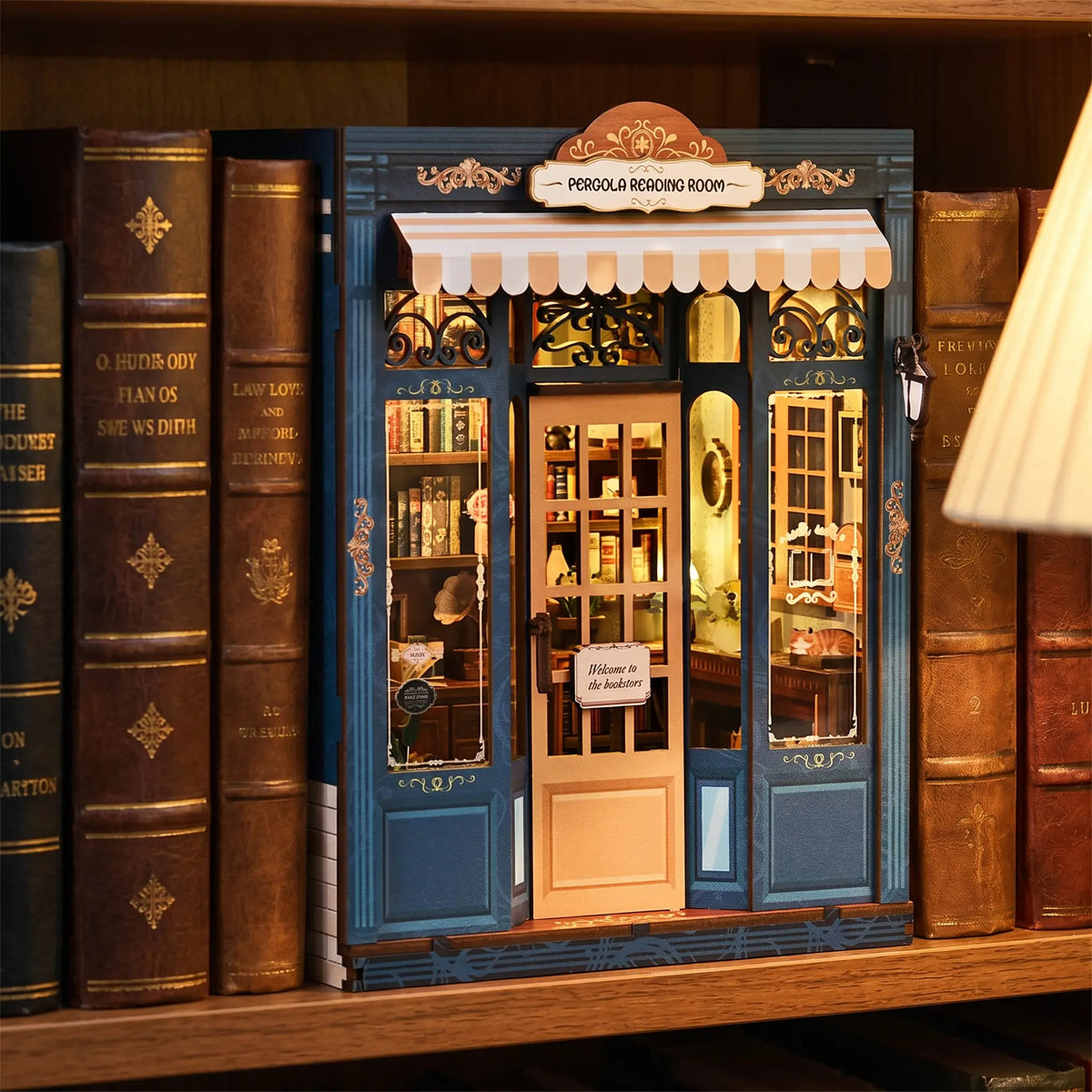 Book nook — La Librairie Bleue