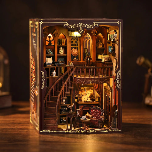 Book nook — La Bibliothèque Gothique