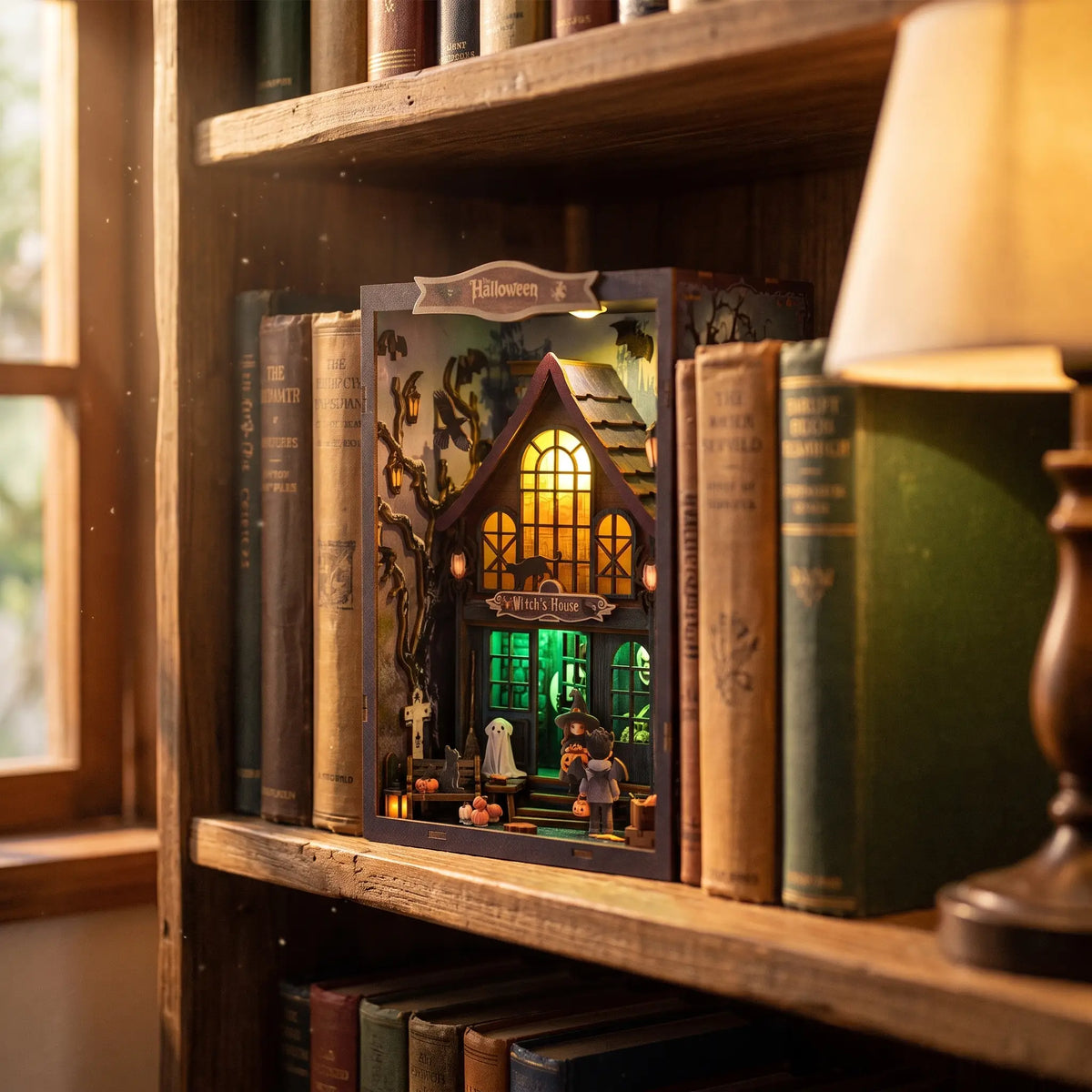 Book nook — Le Manoir Hanté
