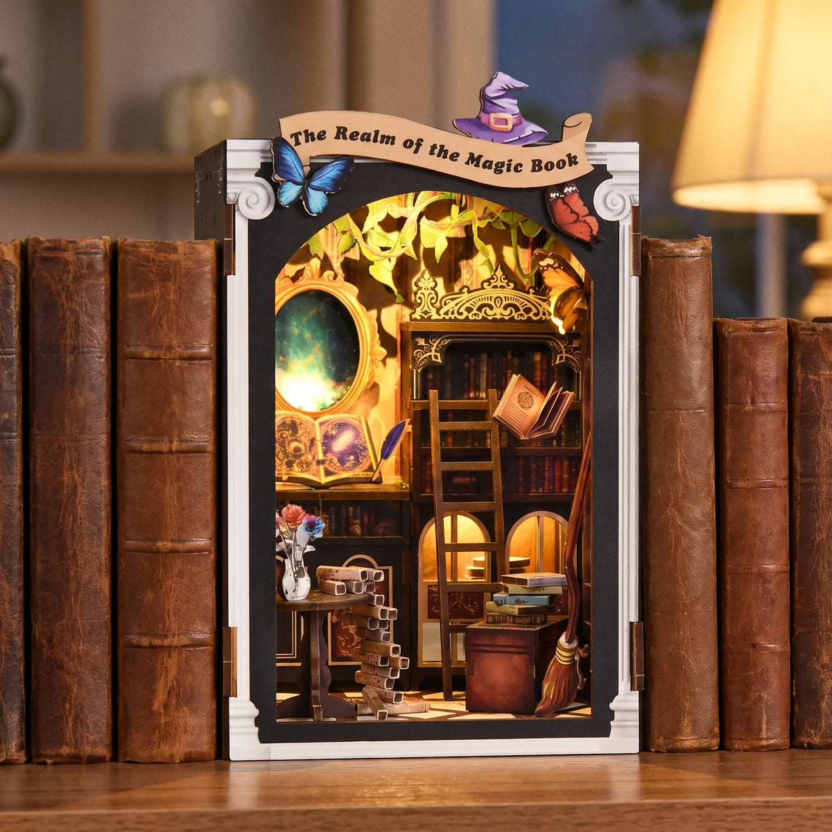 Book nook — La Bibliothèque Ensorcelée