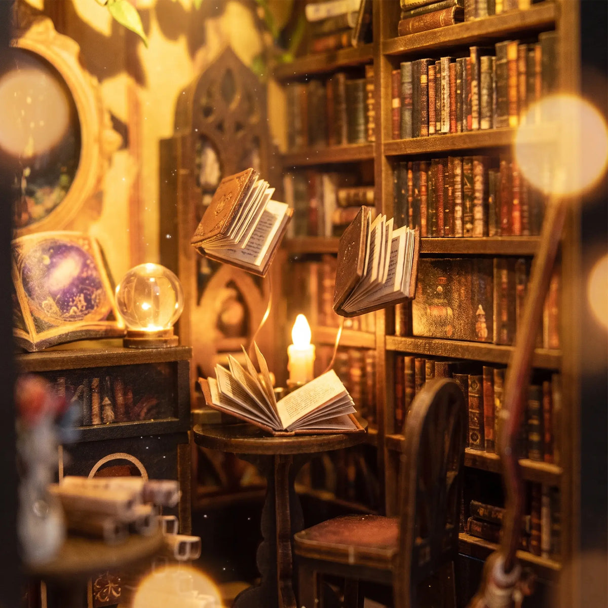 Book nook — La Bibliothèque Ensorcelée