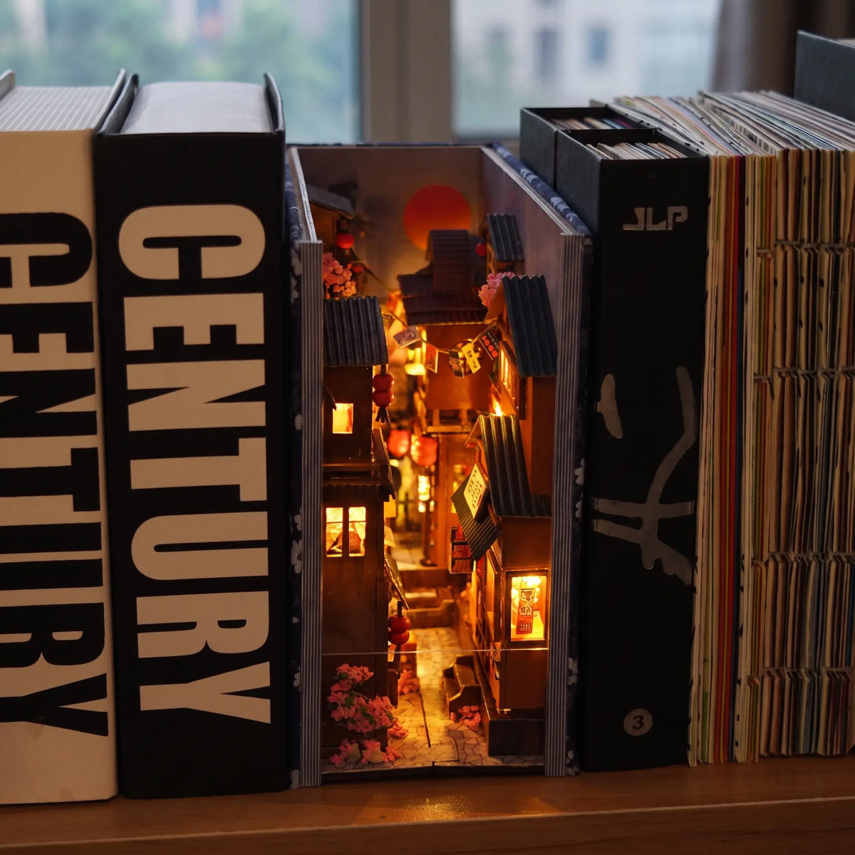 Book nook — La Ruelle aux Lanternes