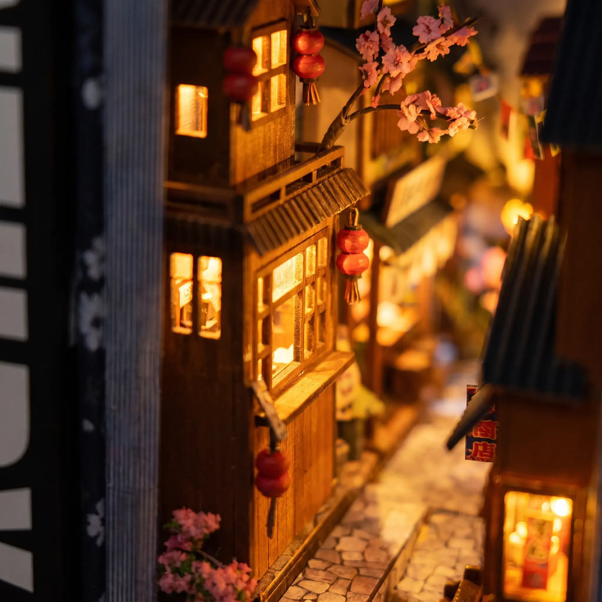 Book nook — La Ruelle aux Lanternes