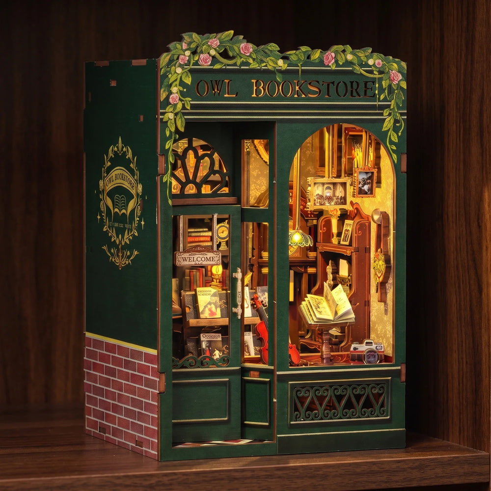 Book nook — La Librairie du Hibou