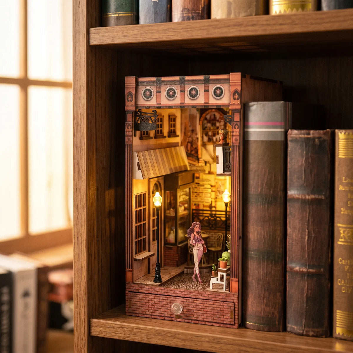 Book nook — La Ruelle au Couchant