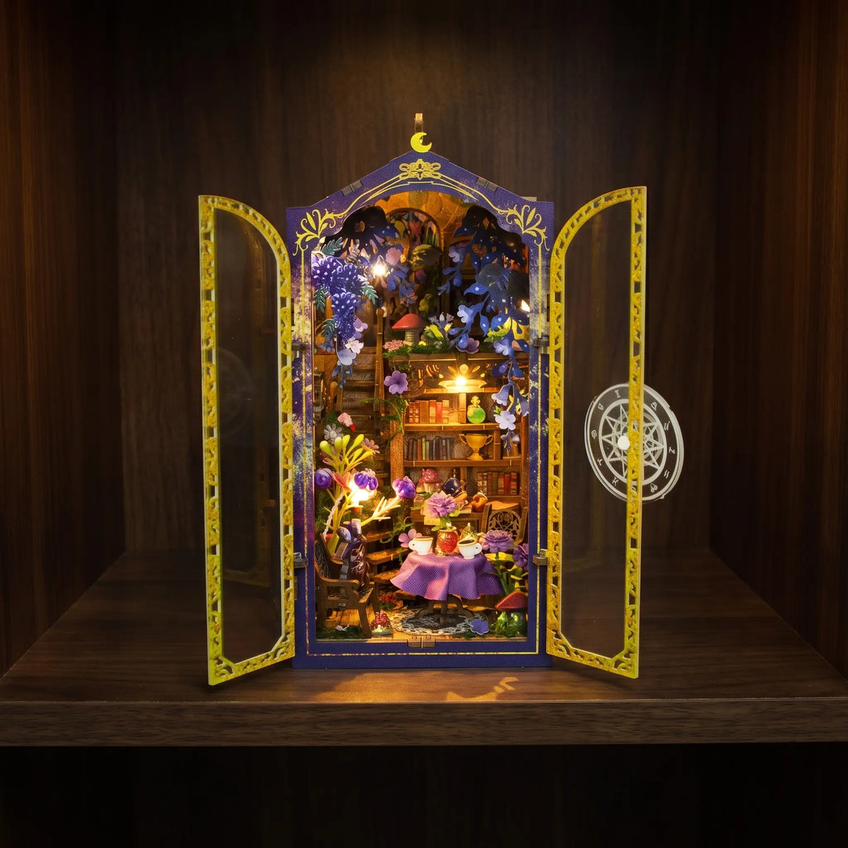 Book nook — Le Jardin de Minuit