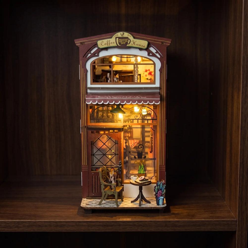 Book nook — Le Café du Coin