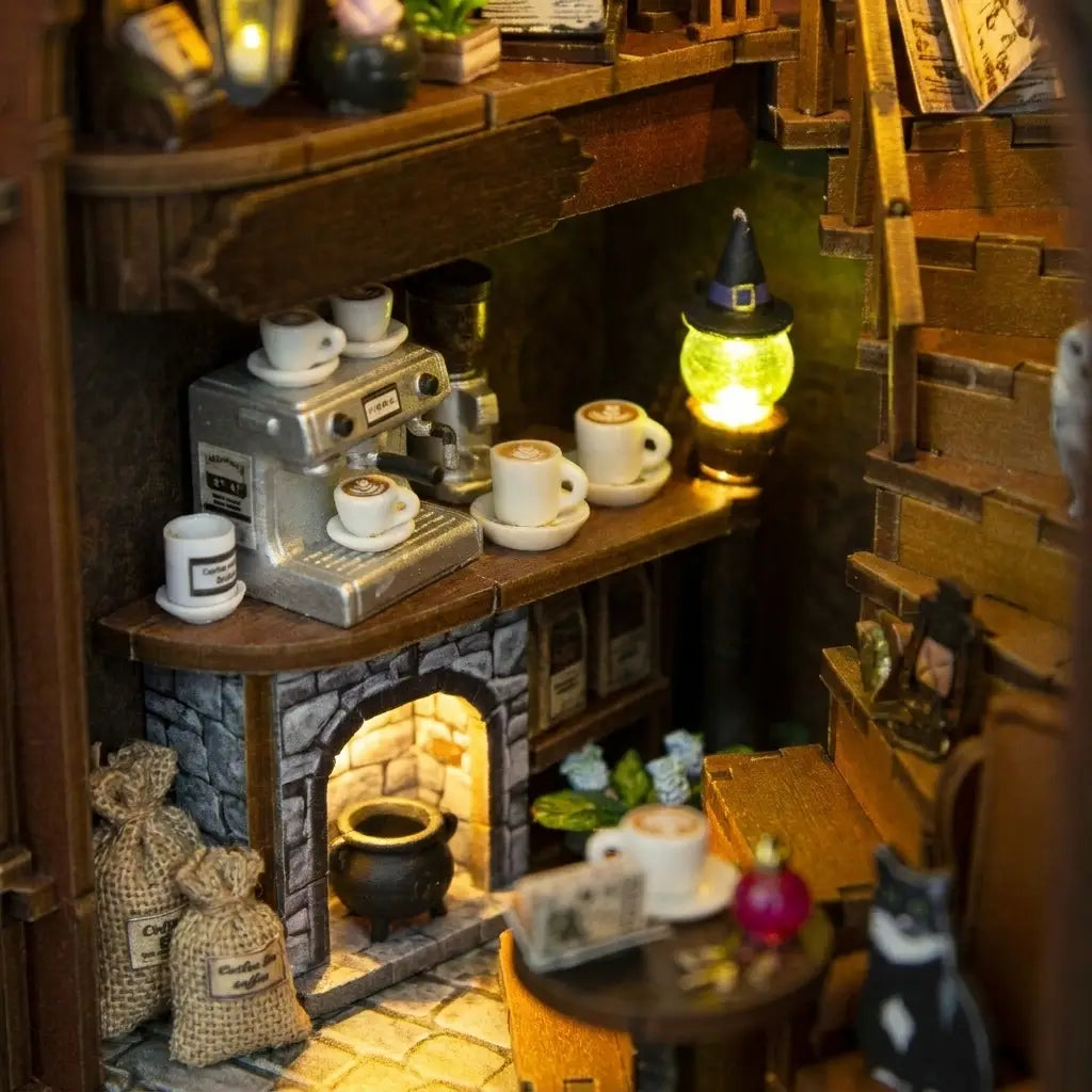 Book nook — Le Café au Clair de Lune