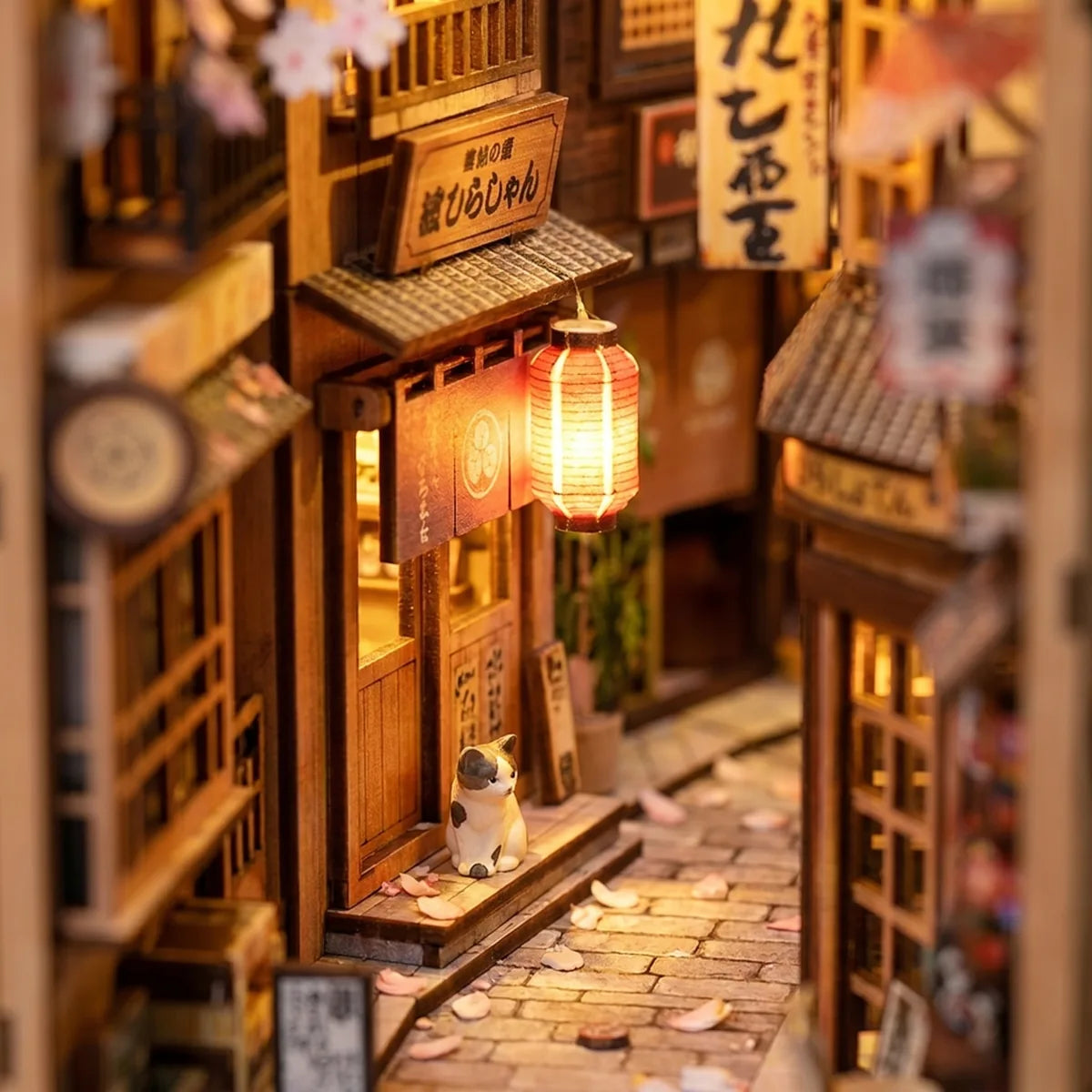 Book nook — La Ruelle aux Chats