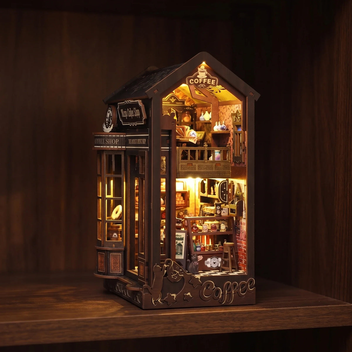 Book nook — Le Café Ensorcelé