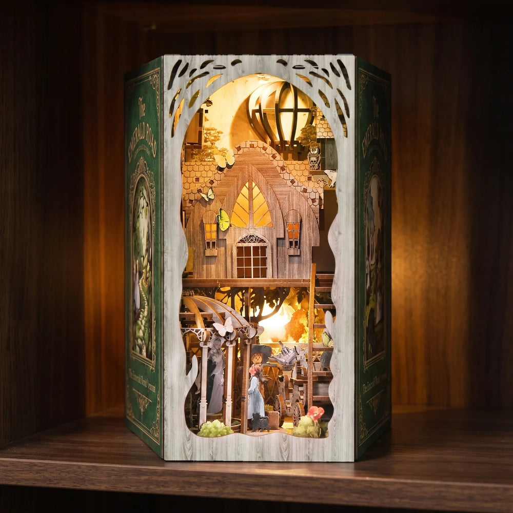 Book nook — La Route d'Émeraude